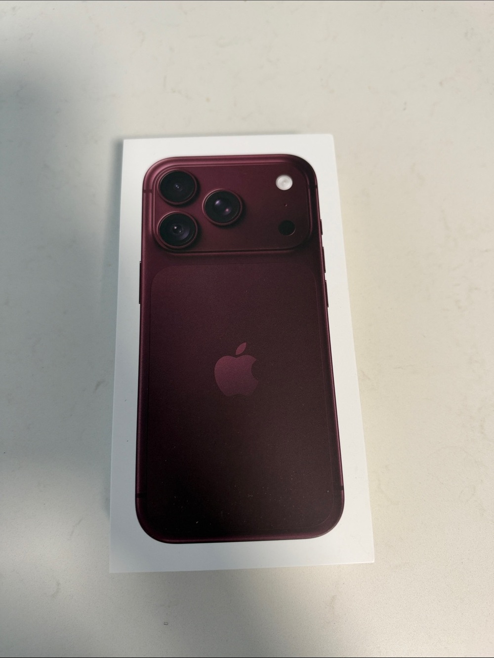 Iphone 18 pro box